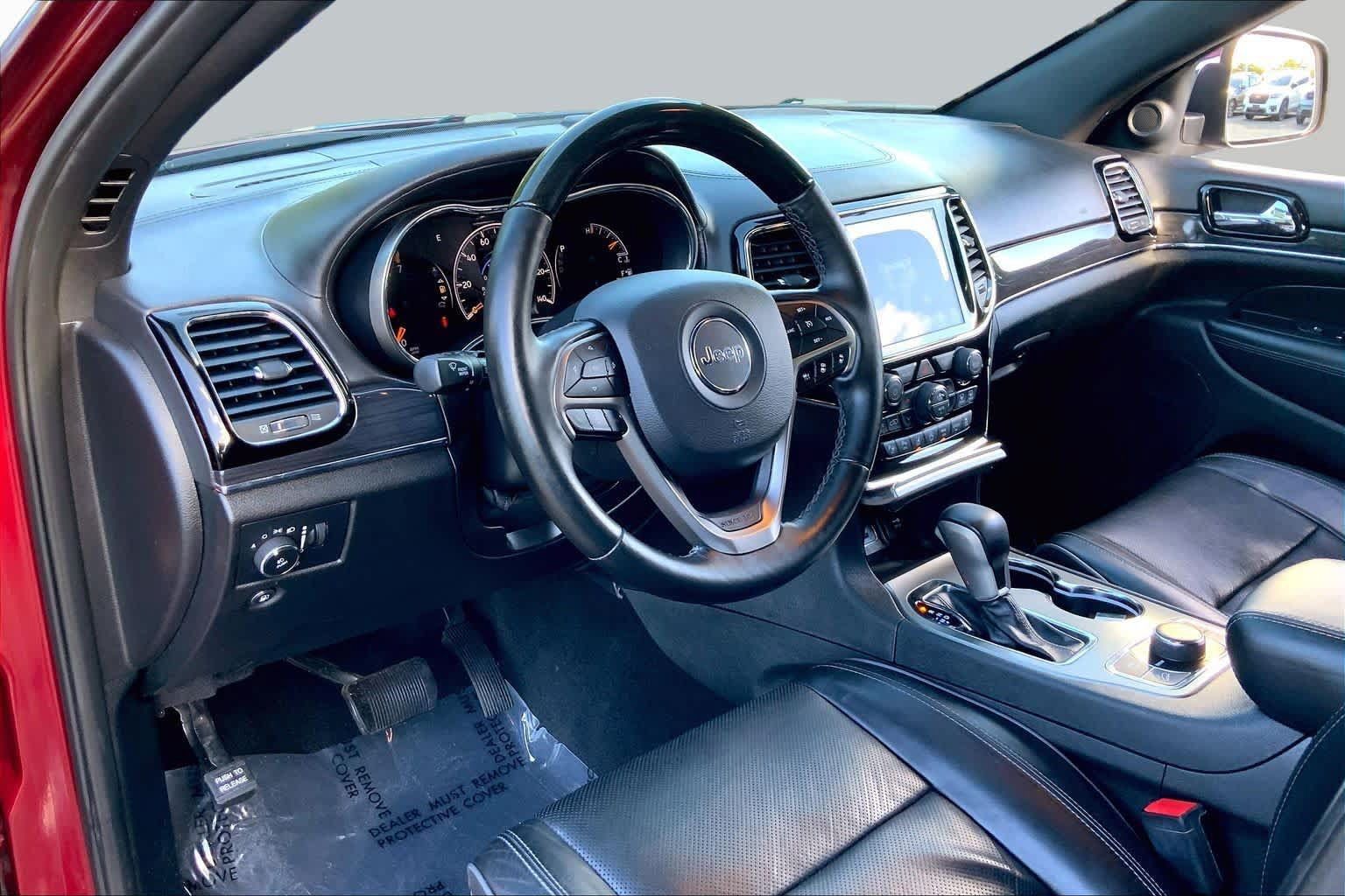Used 2020 Jeep Grand Cherokee Overland AWD/4WD image 18