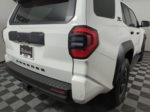 Used 2025 Toyota 4Runner TRD Off-Road Premium w/ Tow Technology Package AWD/4WD image 5