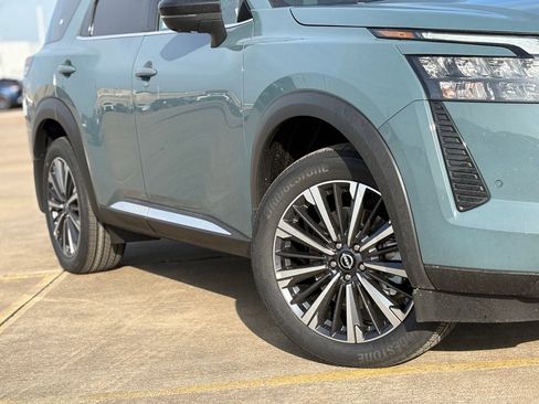 New 2026 Nissan Pathfinder Platinum image 9
