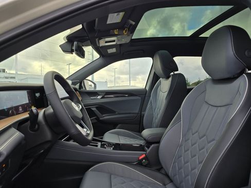 New 2026 Volkswagen Tiguan SEL R-Line image 21