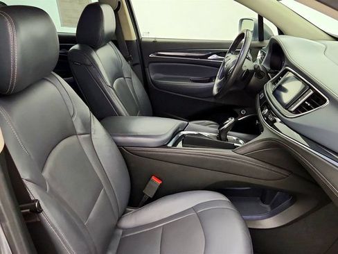 Used 2018 Buick Enclave Premium w/ Experience Buick Package FWD image 25