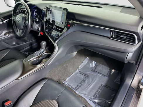 Used 2021 Toyota Camry SE image 29