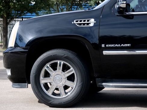 Used 2007 Cadillac Escalade 2WD w/ Information Package image 13