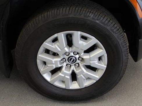 Used 2022 Nissan Frontier SV w/ Technology Package AWD/4WD image 6