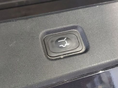 Certified 2025 Ford Expedition Platinum image 35