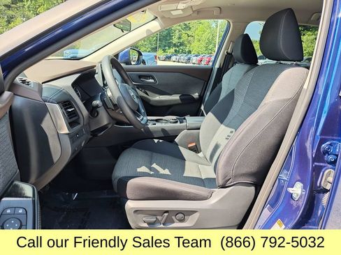 Used 2023 Nissan Rogue SV AWD/4WD image 11