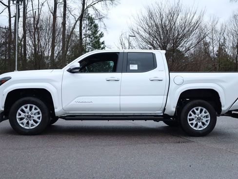 Used 2025 Toyota Tacoma SR5 image 3