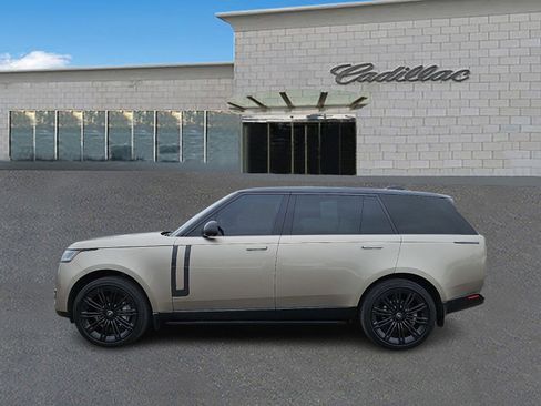 Used 2024 Land Rover Range Rover Long Wheelbase SE image 7