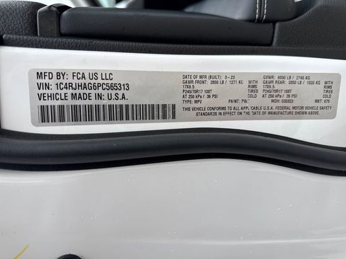 Certified 2023 Jeep Grand Cherokee Laredo w/ Luxury Tech Group I AWD/4WD image 40