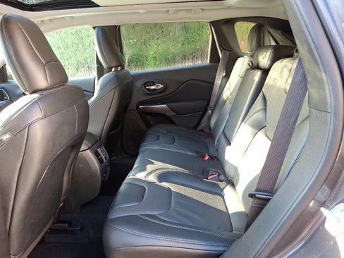 Certified 2022 Jeep Cherokee Limited image 11