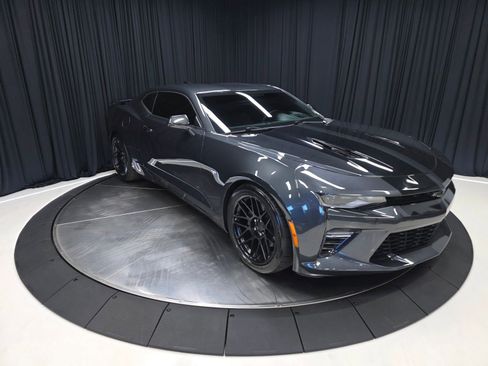 Used 2018 Chevrolet Camaro SS RWD image 7