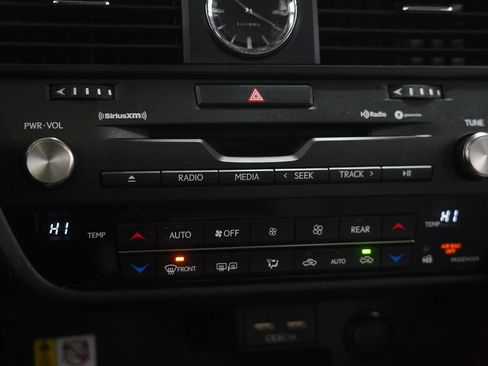 Used 2021 Lexus RX 350L Premium w/ Premium Package image 26