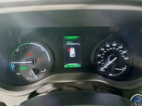 Used 2023 Toyota Sienna XLE FWD image 12