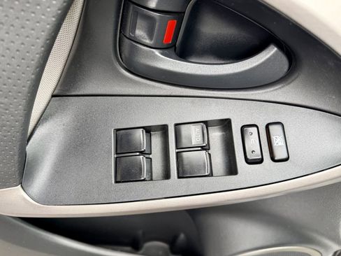 Used 2006 Toyota RAV4 Limited image 17