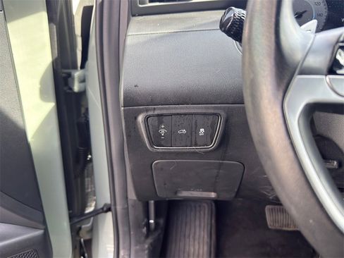 Used 2023 Hyundai Santa Cruz SEL Premium w/ Launch Package image 18