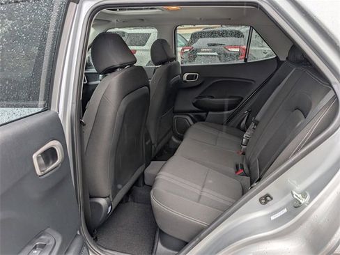 Used 2023 Hyundai Venue SEL w/ Cargo Package image 8