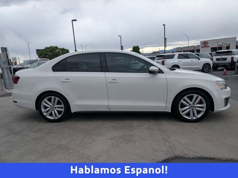 Used 2013 Volkswagen Jetta GLI FWD image 2