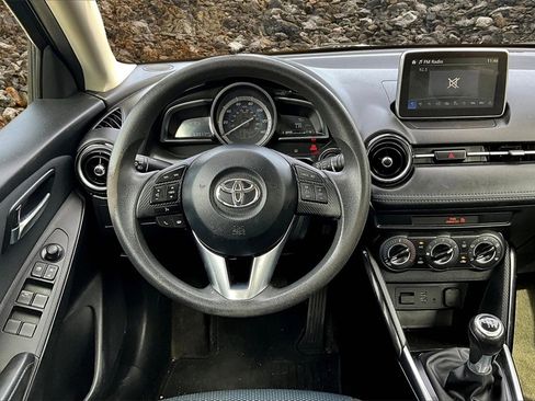 Used 2017 Toyota Yaris iA image 5