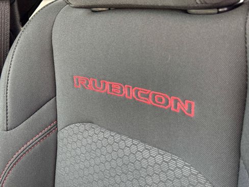 Used 2020 Jeep Gladiator Rubicon w/ Cold Weather Group AWD/4WD image 19