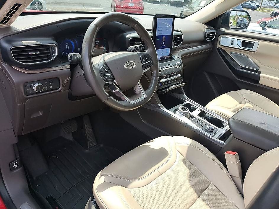Used 2020 Ford Explorer Platinum w/ Premium Technology Package AWD/4WD image 18
