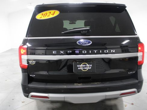 Used 2024 Ford Expedition Max XLT image 8