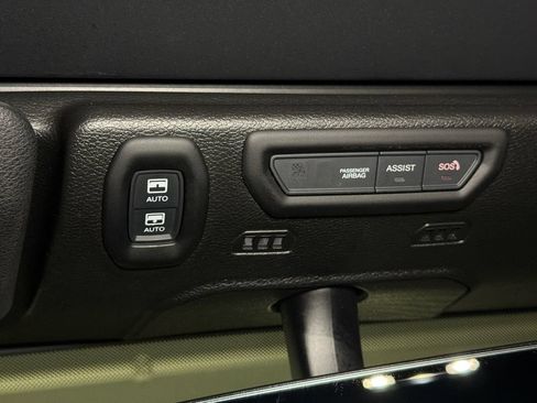 Used 2023 Jeep Wrangler Unlimited Sahara w/ Cold Weather Group AWD/4WD image 32