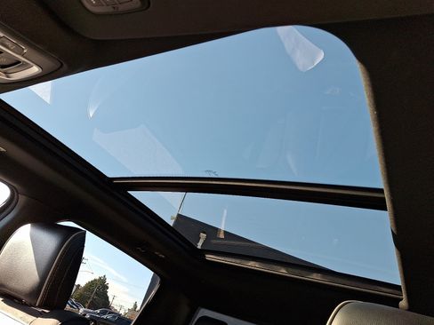 Used 2023 RAM 1500 Laramie image 14