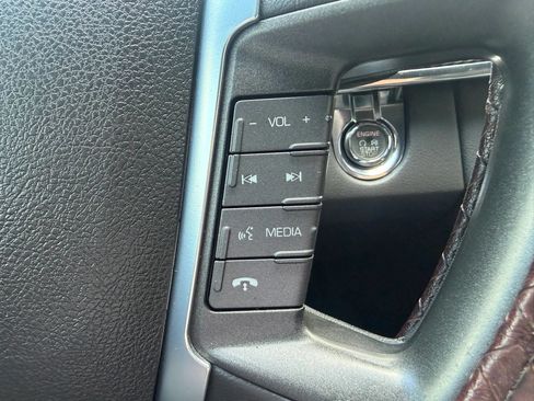 Used 2012 Lincoln MKS AWD image 13