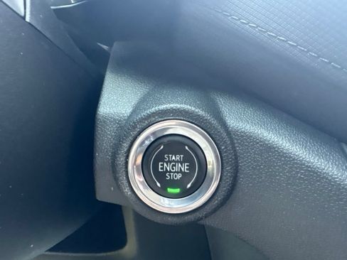 Used 2021 Chevrolet TrailBlazer LT w/ Premium Seating Package FWD image 16