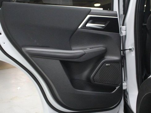 New 2026 Mitsubishi Outlander ES image 26