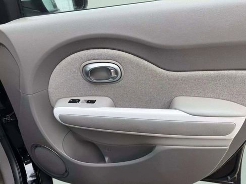 Used 2017 Kia Soul EV image 8