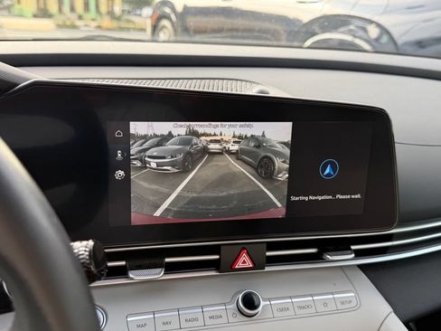Certified 2023 Hyundai Elantra Limited FWD image 25