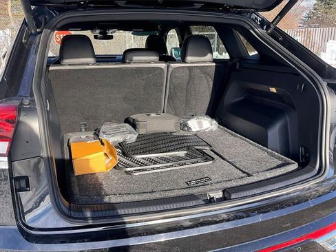 Used 2023 Volkswagen Atlas Cross Sport SEL Premium R-Line image 28