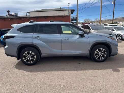 Used 2021 Toyota Highlander XLE image 8