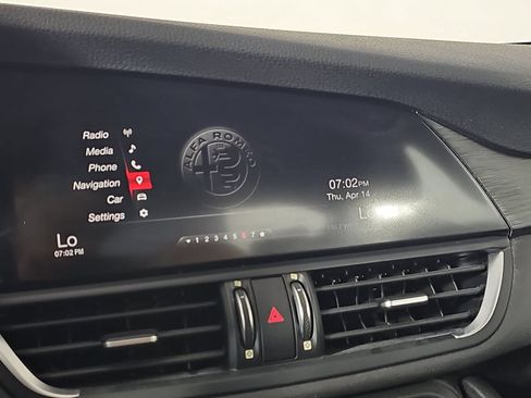 Used 2018 Alfa Romeo Giulia RWD image 19