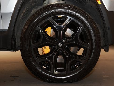 Used 2023 Rivian R1S Adventure image 28