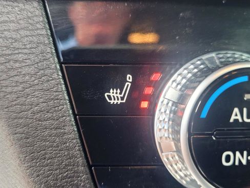 Used 2023 Mitsubishi Outlander SE AWD/4WD image 22