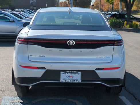 Used 2026 Toyota Crown Platinum image 4