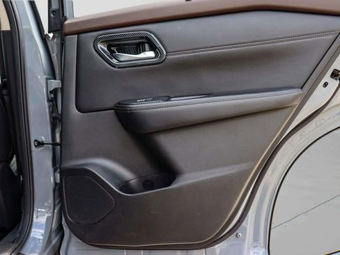 Used 2022 Nissan Rogue Platinum w/ Head-Up Display Package image 29