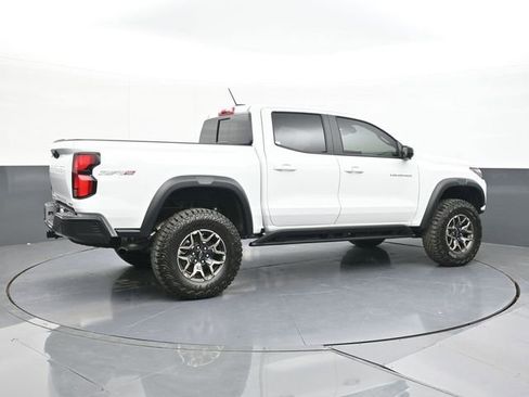 New 2026 Chevrolet Colorado ZR2 w/ Technology Package AWD/4WD image 16