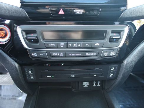 Used 2016 Honda Pilot Elite image 38