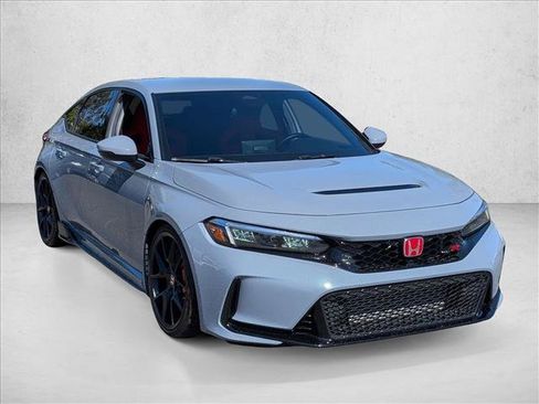 Used 2024 Honda Civic Type R image 3