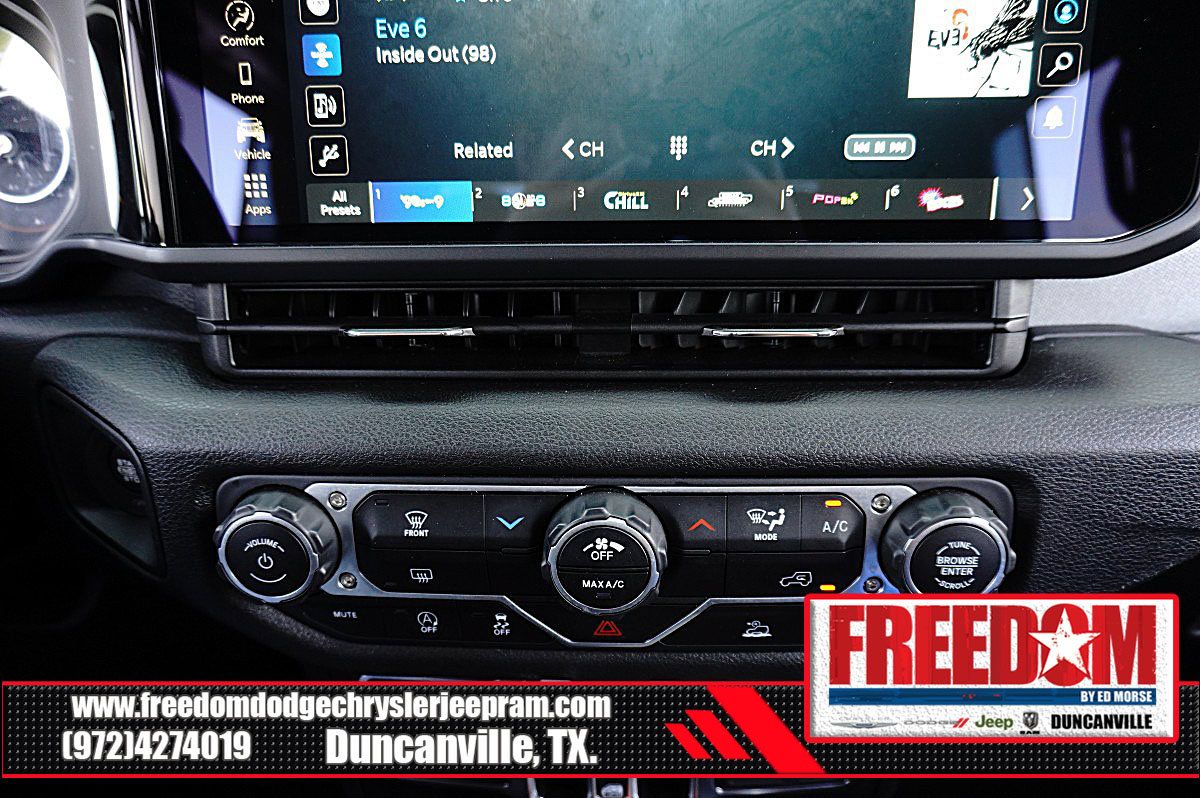 Used 2025 Jeep Gladiator Sport AWD/4WD image 23