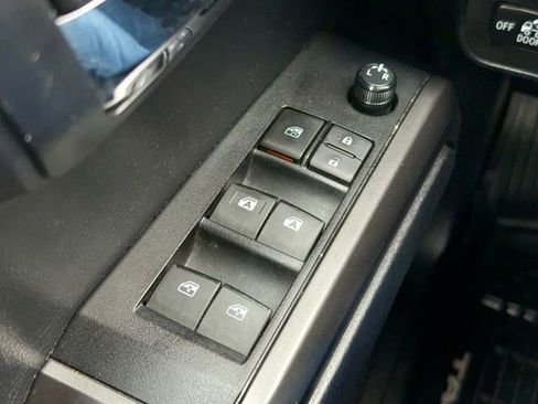 Used 2020 Toyota Tacoma TRD Off-Road AWD/4WD image 23