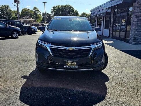 Used 2022 Chevrolet Equinox LT image 2
