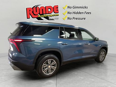 Used 2025 Chevrolet Traverse LT AWD/4WD image 6