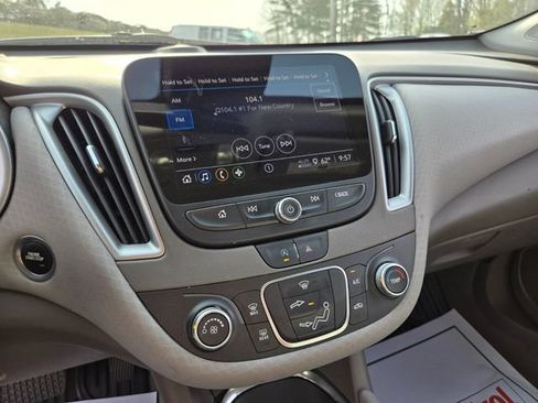Used 2022 Chevrolet Malibu LS w/ Driver Confidence Package II FWD image 28