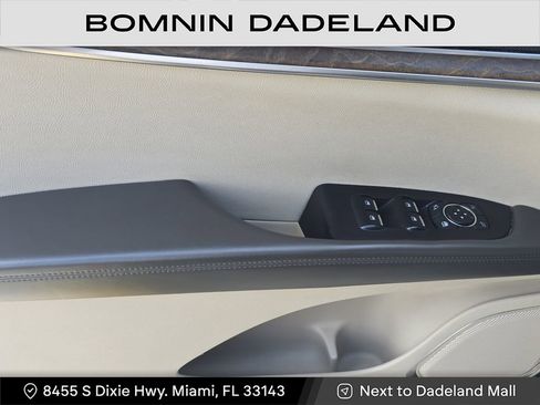 Used 2018 Lincoln MKX Select w/ Select Plus Package image 16