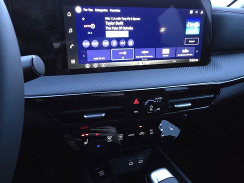 New 2026 Nissan Kicks SR w/ Cold Weather Package image 16