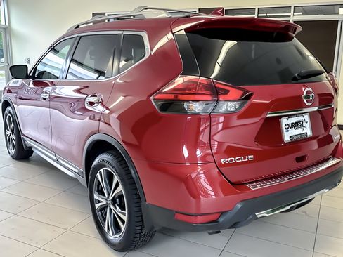 Used 2017 Nissan Rogue SL w/ SL Premium Package AWD/4WD image 6